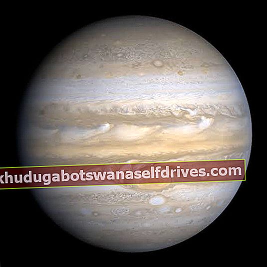 Jupiter je najväčšia planéta
