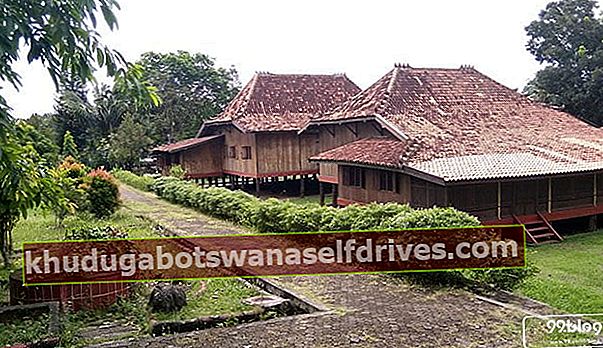 παραδοσιακή οικία λιμένα της νότιας Σουμάτρας